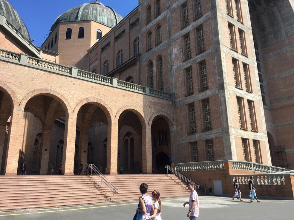 Sem Missas Por Causa Do Coronavirus Santuario Nacional De Aparecida Recebe Milhares De Fieis Vale Do Paraiba E Regiao G1