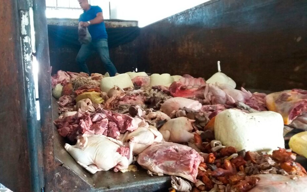 Operação apreende mais de 3,5 toneladas de carnes irregulares em rodovia na Bahia (Foto: Divulgação/SSP-BA)