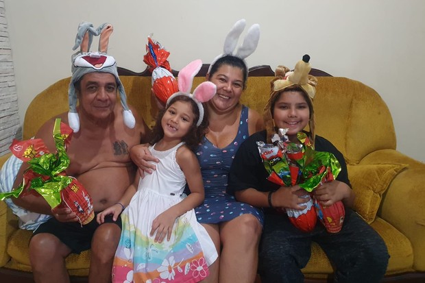 Zeca Pagodinho com a família (Foto: Reprodução/Instagram)