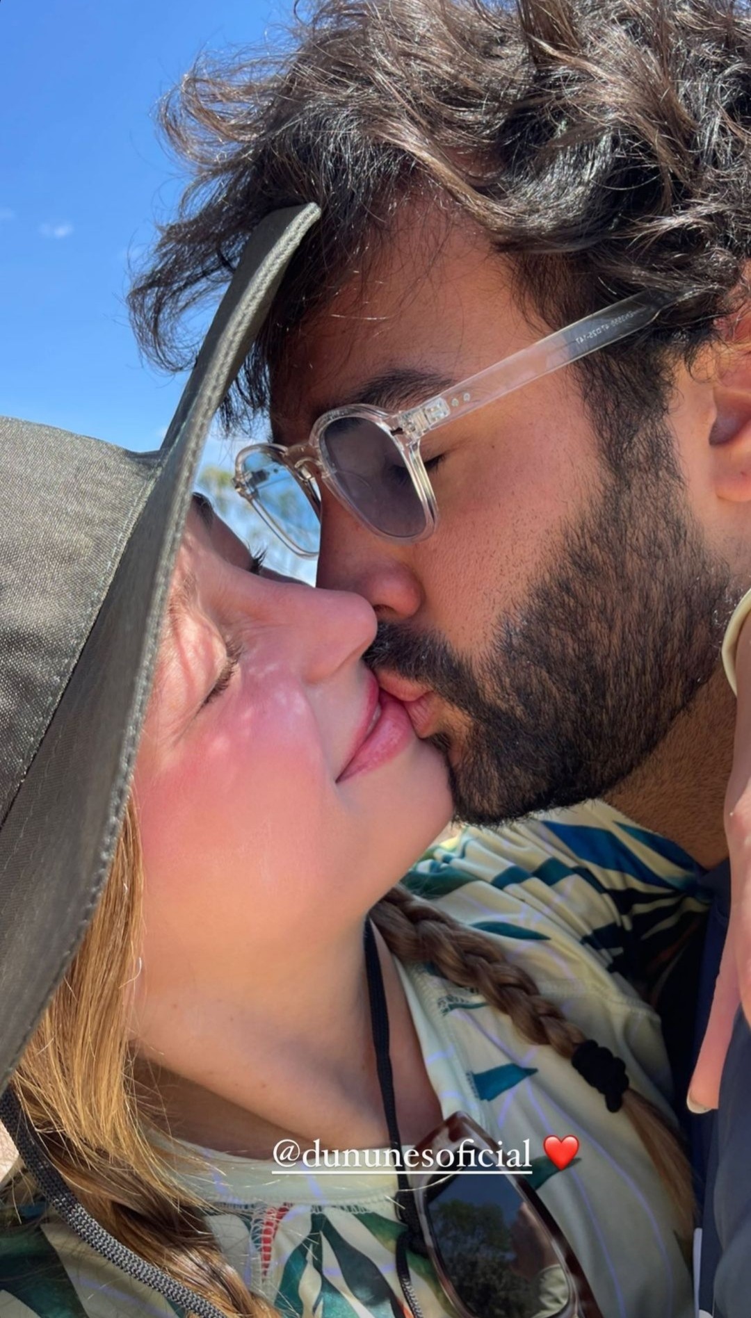 Duda Reis e Du Nunes se beijaram na Chapada dos Veadeiros (Foto: Reprodução/Instagram)