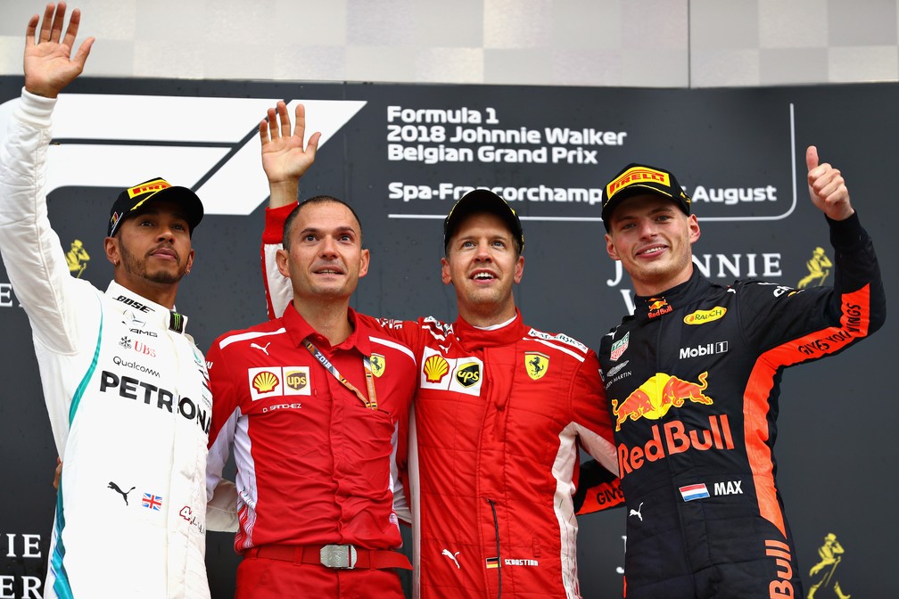 Sebastian Vettel, Lewis Hamilton e Max Verstappen subiram ao pódio do GP da Bélgica (Foto: Mark Thompson/Getty Images)