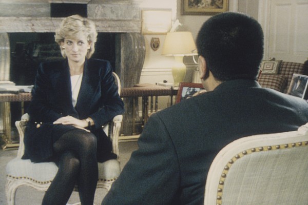 Princesa Diana e o jornalista Martin Bashir no programa Panorama, em 1995 (Foto: Getty Images)