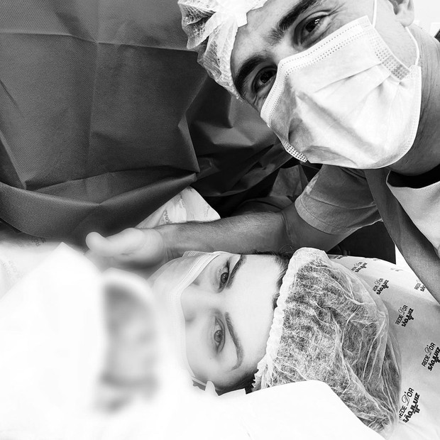 Willian e Loisy no parto de Antônio Miguel (Foto: Instagram/Reprodução)