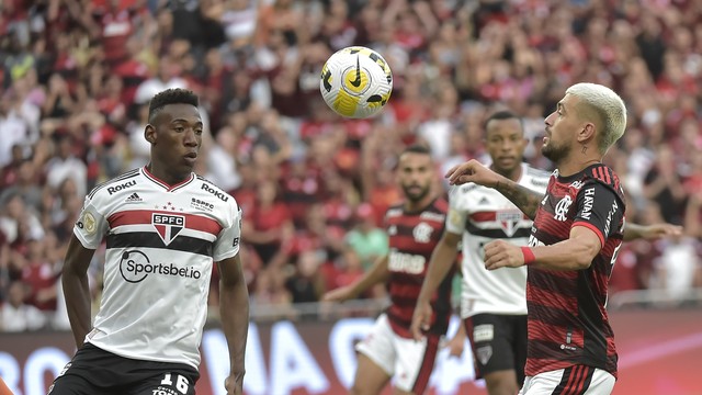 Flamengo x São Paulo: Arrascaeta e Leo