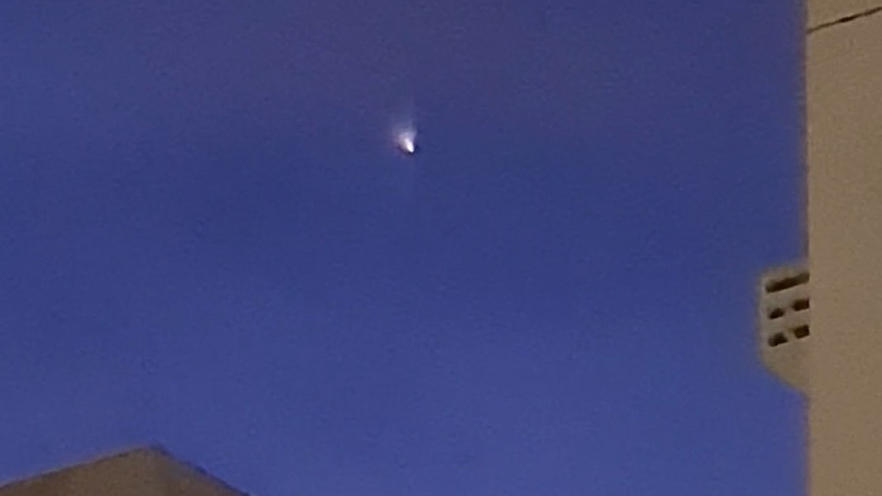 Maranhenses registram passagem de foguete chinês no céu