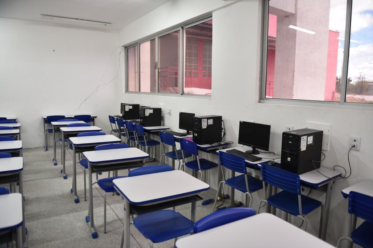 Fiocruz recomenda vacinação de adolescentes para volta ao ensino presencial