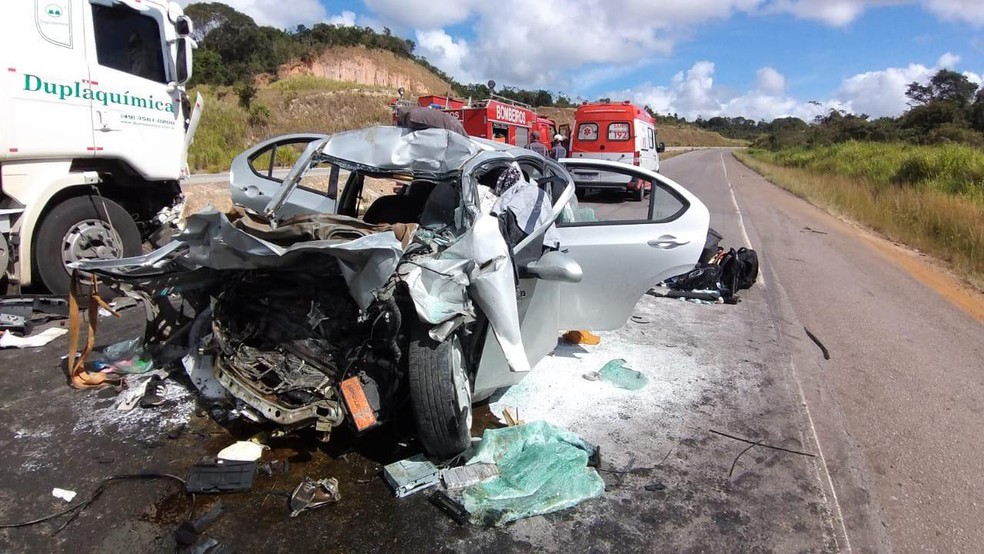 Acidente em Esplanada, na Bahia, deixa mortos — Foto: Corpo de Bombeiros