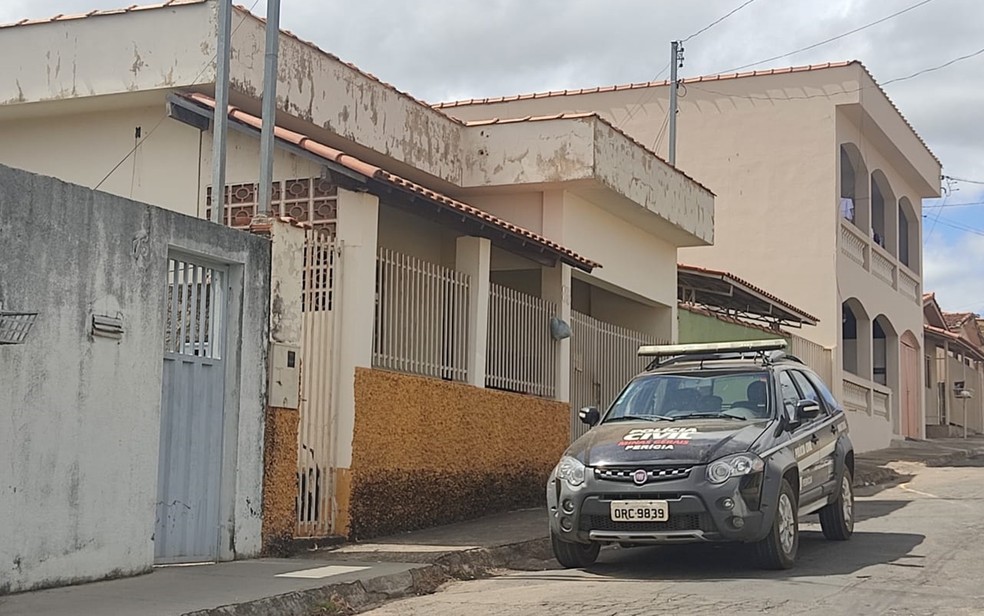 Ex-secretário de Cultura de Carmo do Rio Claro, Omar Nogueira é encontrado morto dentro de casa — Foto: Polícia Civil