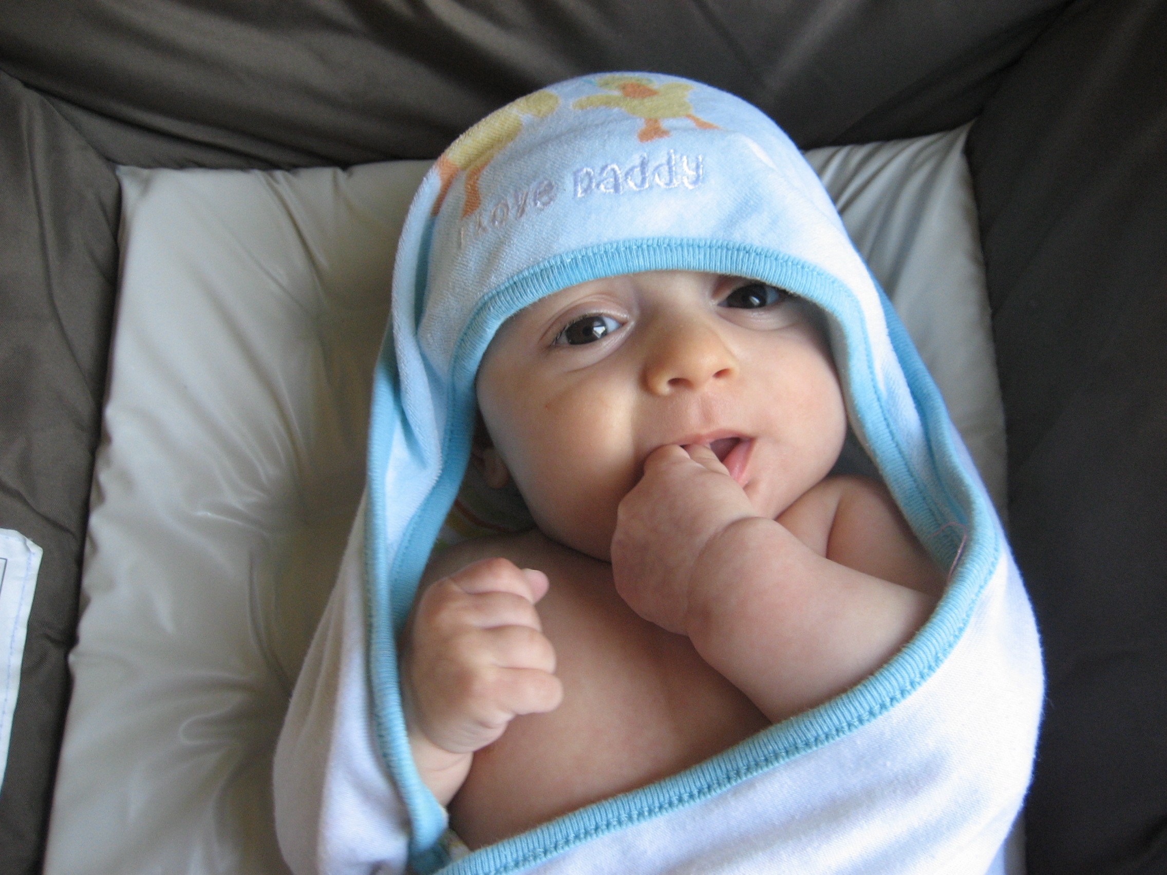 Como dar banho no bebê nos dias frios (Foto: Flickr/ Beth Nazario)
