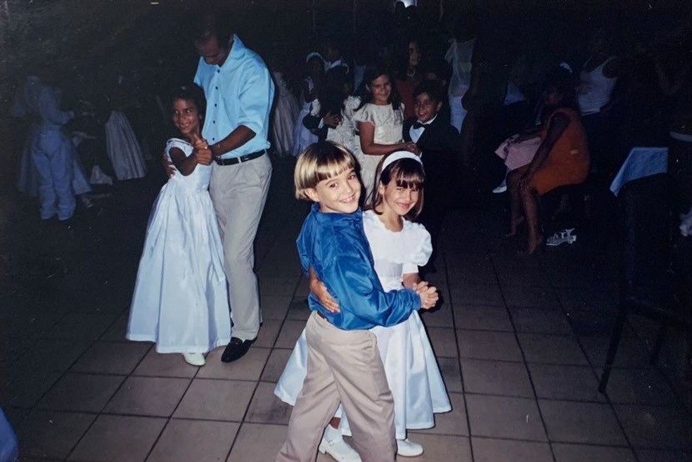 Paraibanos que se conheceram na formatura da escola se casam 19 anos depois — Foto: Arquivo Pessoal/Bianca Fernandes