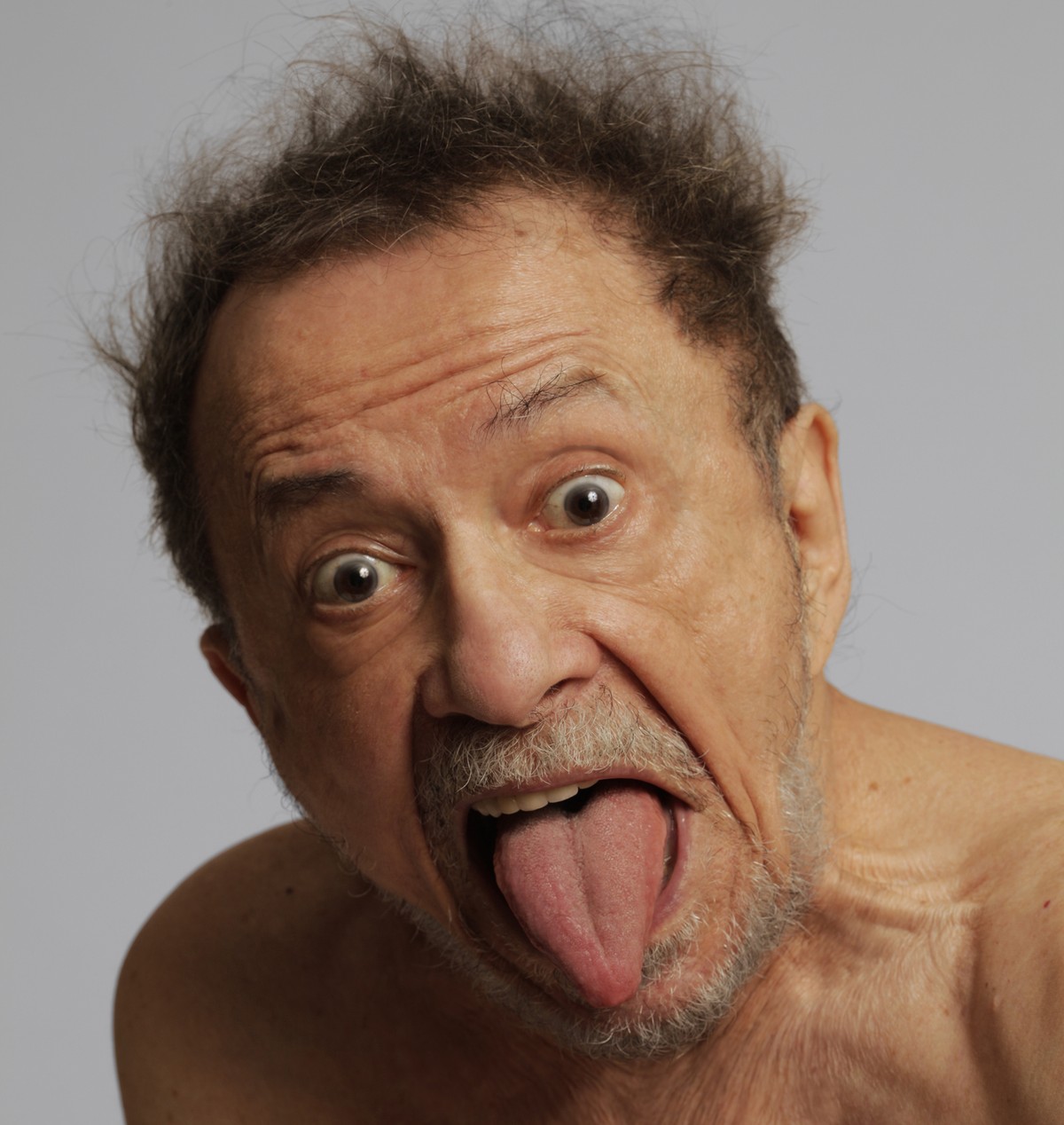 Tom Zé põe a língua brasileira para fora da narrativa colonial oficial em álbum com trilha de peça |  Weblog do Mauro Ferreira