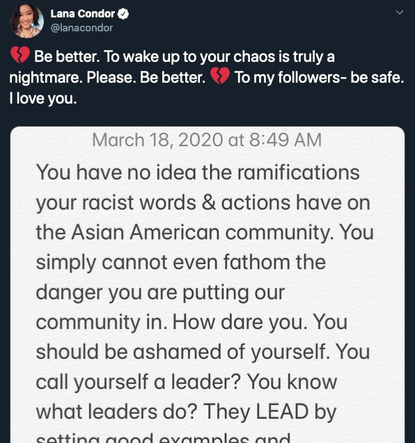 O tuíte da atriz Lana Condor com seu texto chamando Donald Trump de racista e xenófobo (Foto: Twitter)