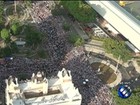 Multidão de fiéis invade as ruas de Belém na grande procissão do Círio