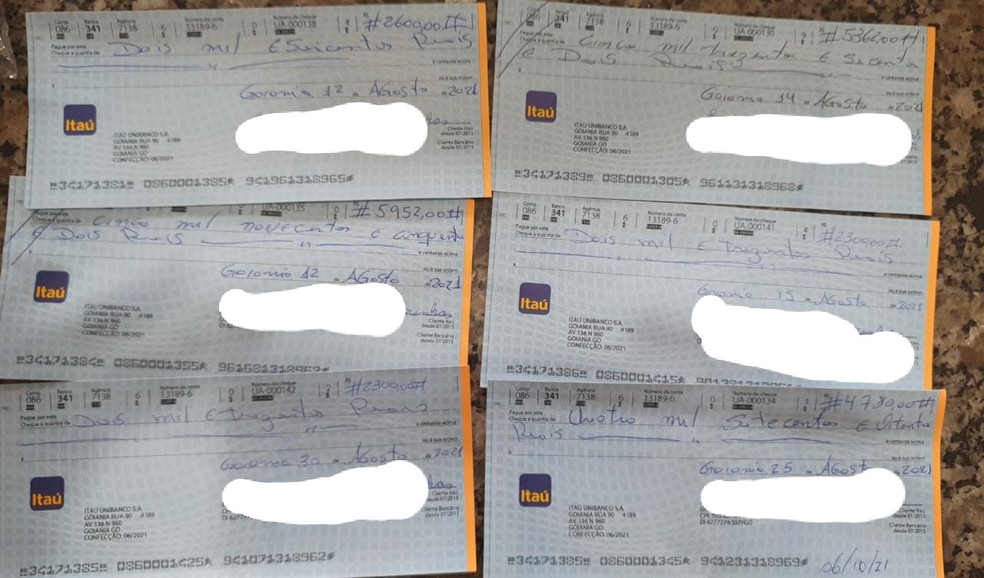 Cheques apreendidos pela PF durante operação — Foto: PF/Divulgação