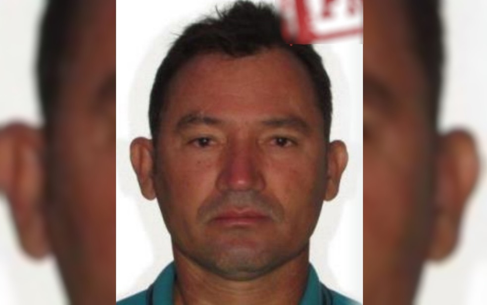 Sidrônio Alves de Lima, de 47 anos, está foragido — Foto: Divulgação/PCGO