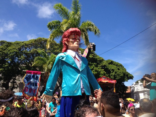 Em Olinda, bloco 'Bumba meu Bowie' desfila pela primeira vez, organizado por fãs de David Bowie em homenagem ao músico (Foto: Lorena Andrade / G1)