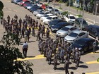 Corpos de PMs mortos após queda de helicóptero são velados no RJ