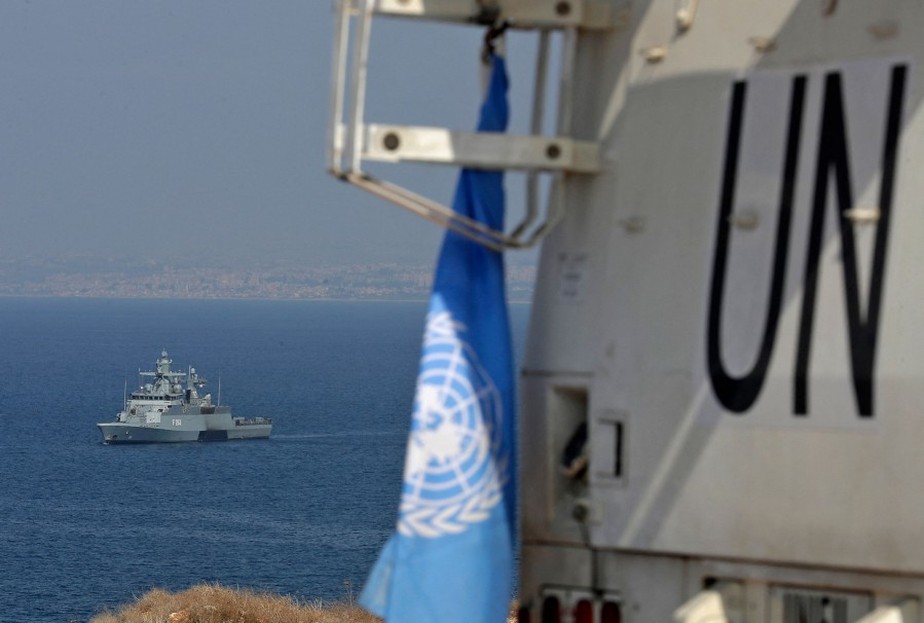 Embarcação da missão de paz da ONU no Líbano faz patrulha perto da fronteira marítima com Israel