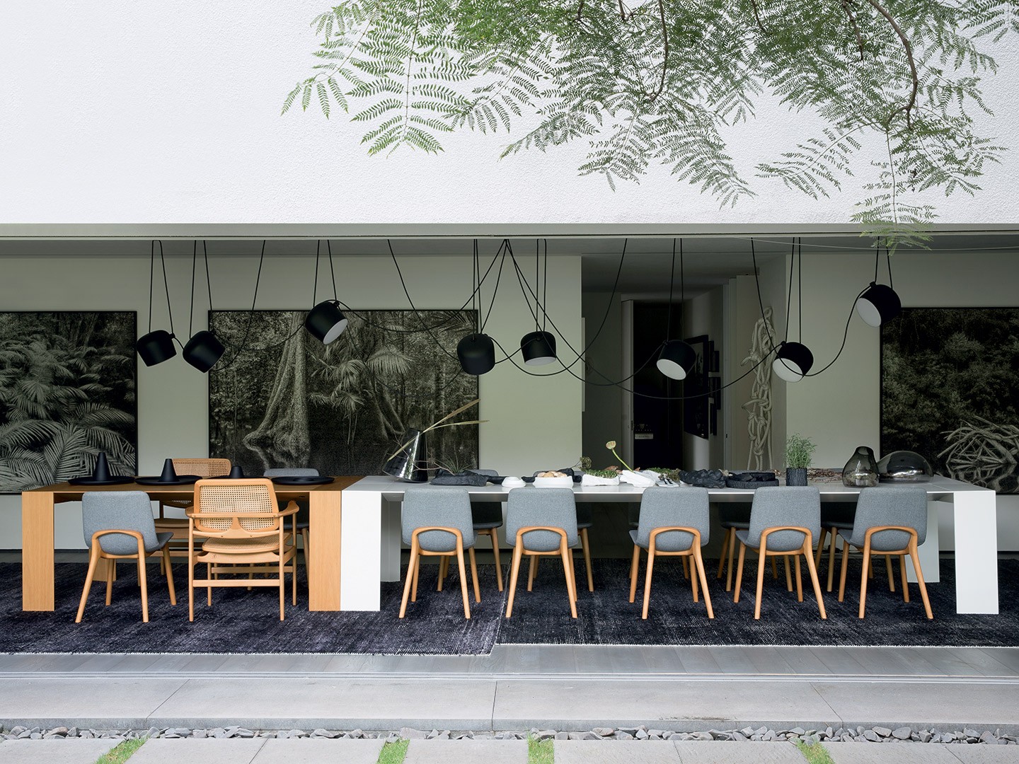 Com projeto do studio mk27, casa de artista plástica se projeta para o jardim (Foto: Filippo Bamberghi)