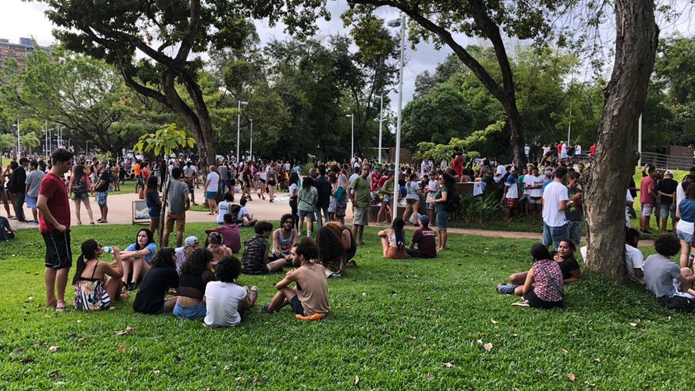 ConcentraÃ§Ã£o para Marcha da Maconha em JoÃ£o Pessoa aconteceu no Parque SÃ³lon de Lucena (Foto: Walter Paparazzo/G1)