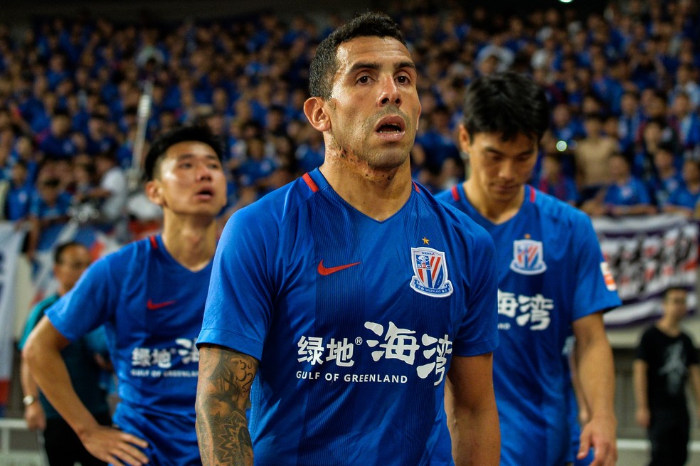 Em 13 jogos pelo Shanghai Shenhua, Tevez marcou três gols (Foto: AFP)