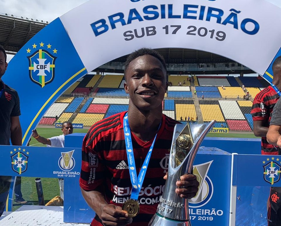 Diego Santos, zagueiro do Flamengo, campe&atilde;o do Brasileir&atilde;o Sub-17 &mdash; Foto: Arquivo Pessoal