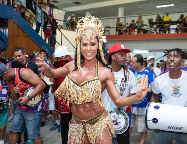 Carnaval 2020 Gracyanne Barbosa Requebra Em Ensaio Da União Da Ilha Quem Rio De Janeiro 5920