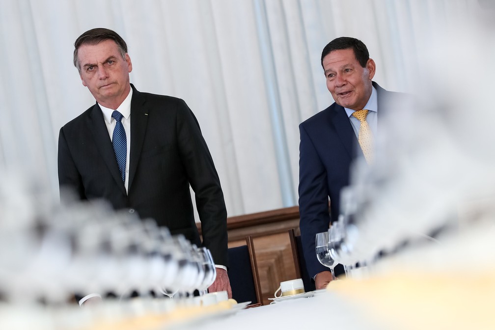 Presidente da República, Jair Bolsonaro, e o vice-presidente Hamilton Mourão  — Foto: Marcos Corrêa/PR