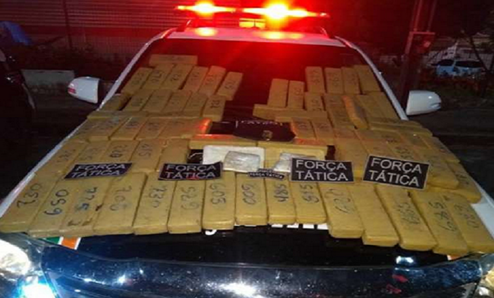 No total, foram encontrados 50 quilos de maconha e dois quilos de cocaÃ­na. (Foto: SSPDS/DivulgaÃ§Ã£o)
