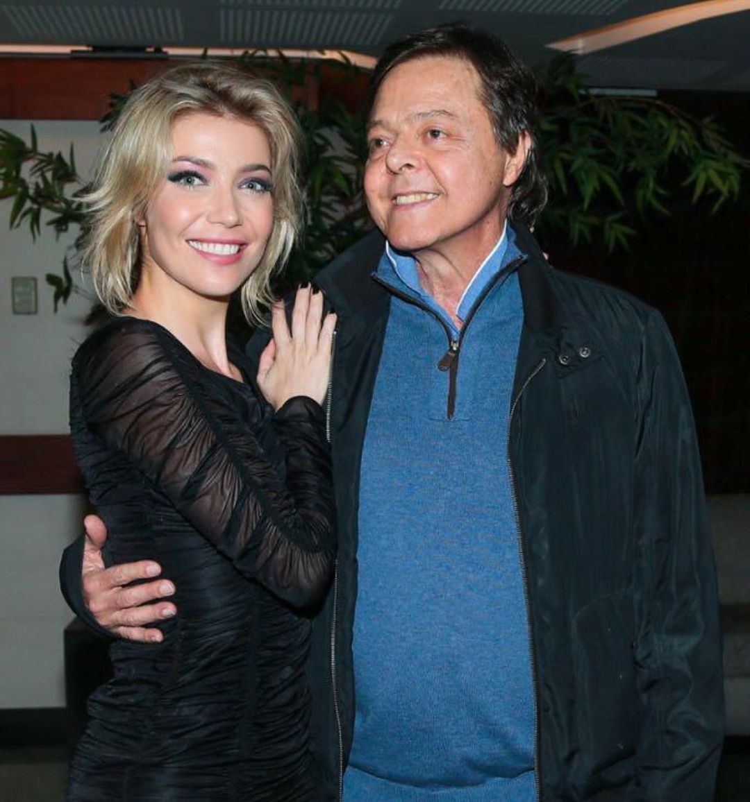 Luiza Possi posta foto sorridente com o pai  (Foto: Reprodução/Instagram)