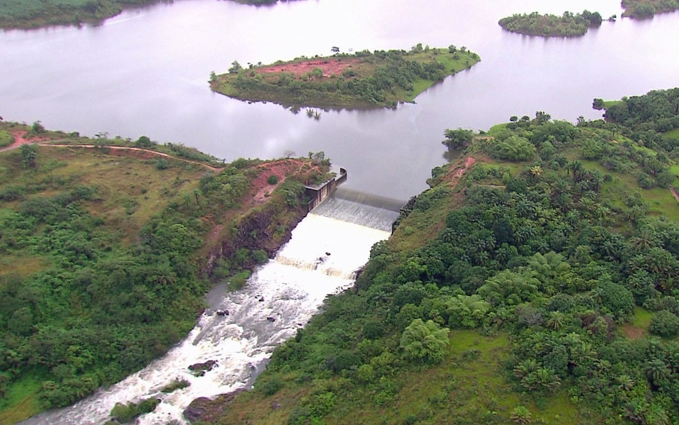 Barragem de Pirapama fica no Cabo de Santo Agostinho (Foto: Reprodução / TV Globo)