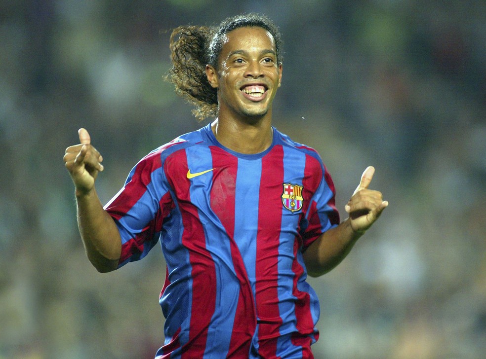 Ronaldinho Gaúcho relembra auge e diz que "não mudaria nada" da passagem pelo Barcelona | futebol internacional | ge