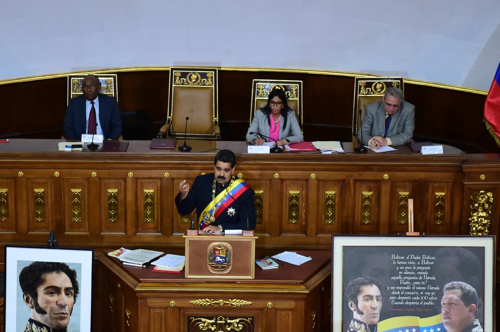 O presidente Nicolás Maduro fala na Assembleia Constituinte (Foto: RONALDO SCHEMIDT / AFP)