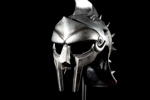 Garras de Freddie Krueger, capacete de Gladiador e mais itens vão a leilão (Foto: Reprodução/Youtube @thepropstore)