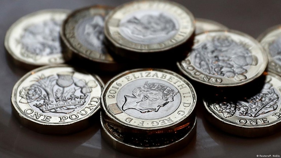 Royal Mint não revela custo da substituição das moedas com a efígie do novo monarca britânico — Foto: Reuters/P. Noble