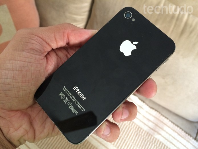iPhone 4S foi lançado pela Apple em 2011 (Foto: Lucas Mendes/TechTudo)