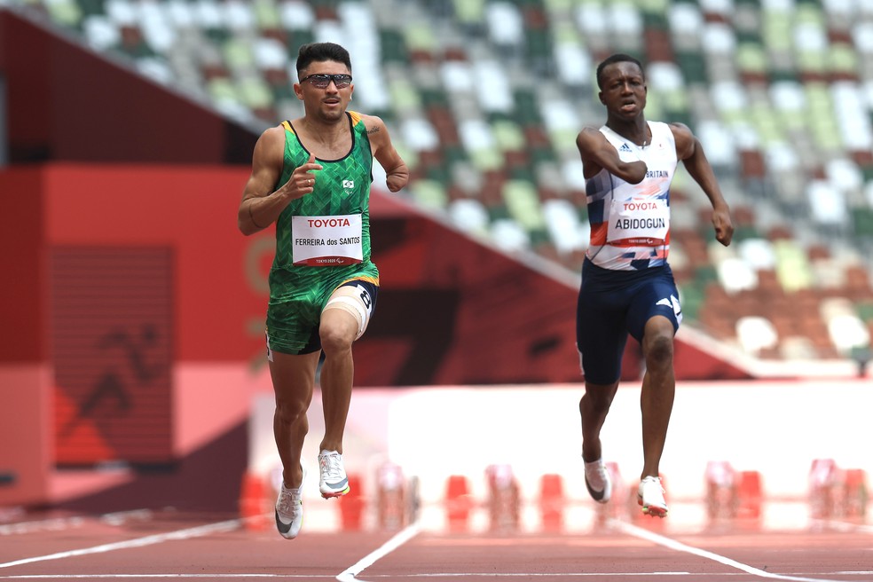 Petrúcio Ferreira dos Santos é bicampeão dos 100m rasos nas Paralimpíadas — Foto: Buda Mendes/Getty Images)