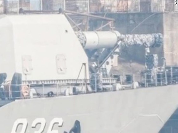 Detalhe do canhão em um navio da Marinha Chinesa (Foto: Reprodução/CCTV)