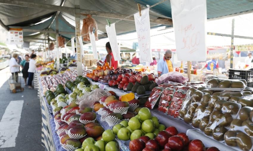 Alimentos na feira (Foto: Cesar Ogata/Divulgação)