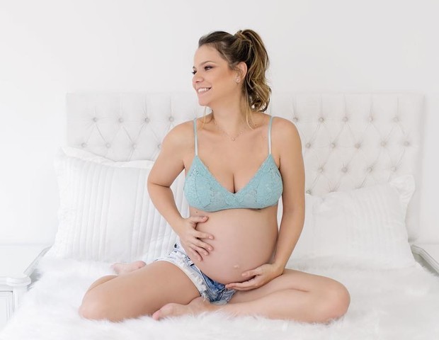 Milena Toscano está na reta final da gravidez (Foto: Reprodução Instagram / Thalita Castanha)
