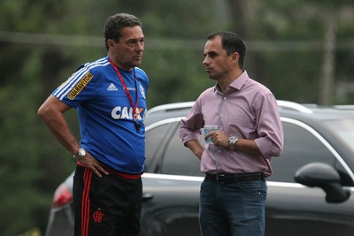 Luxemburgo e Rodrigo Caetano no treino do Flamengo (Foto: Gilvan de Souza / Flamengo)