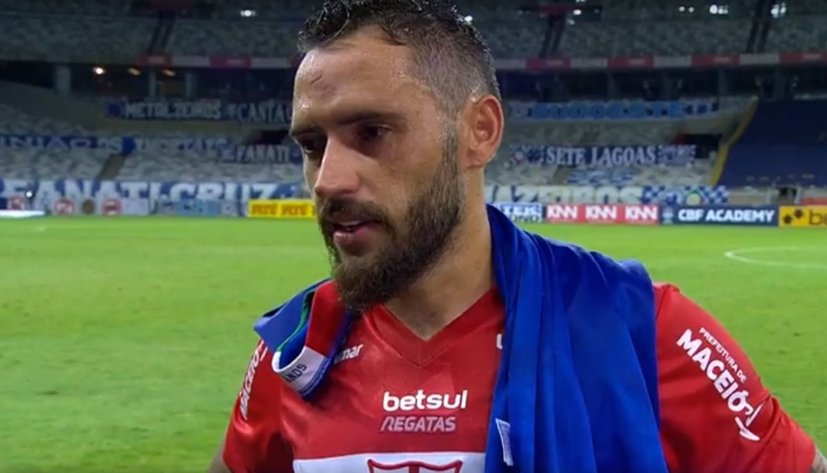 Antes do clássico, Jean Patrick destaca regularidade do CRB