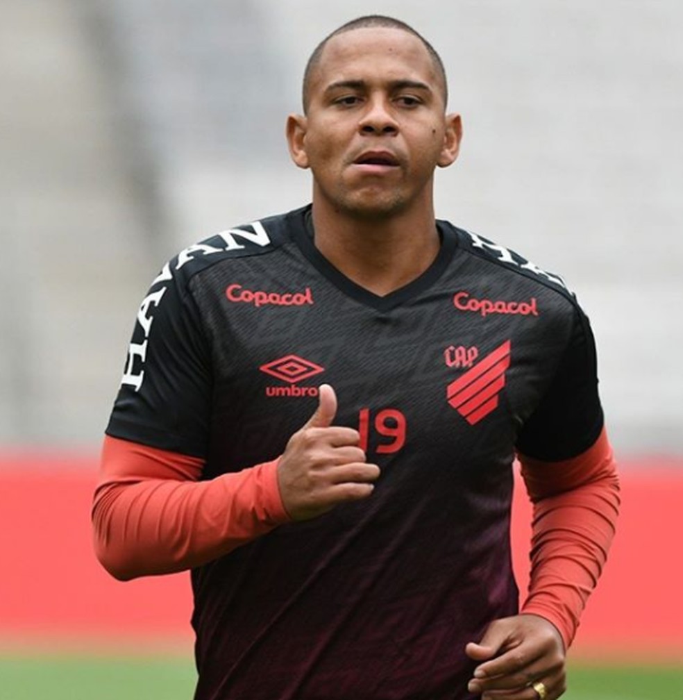 Walter Testa Positivo Para Covid 19 E Desfalca O Athletico Contra O Colo Colo Athletico Pr Ge