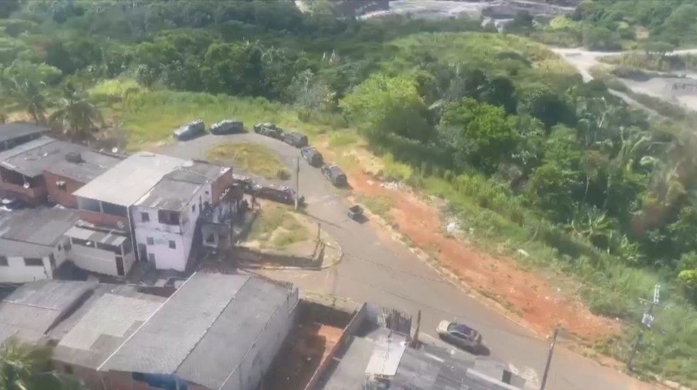 Operação policial no bairro da Palestina, em Salvador — Foto: Reprodução/Divulgação SSP-BA