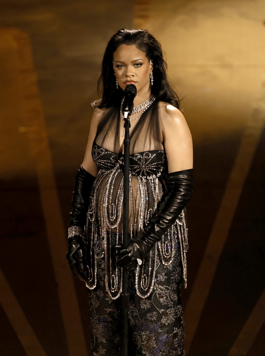 Rihanna no palco do Oscar 2023