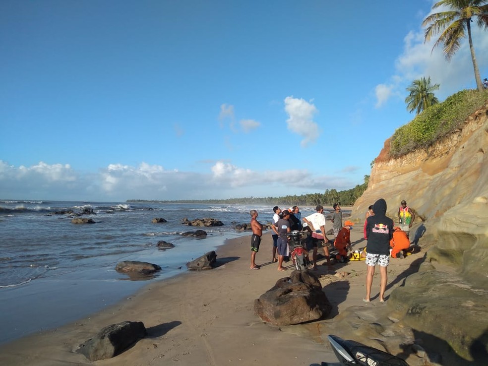 Motociclista Cai De Ribanceira Depois De Sair Da Pista Na Al 101 Norte Em Japaratinga Alagoas G1