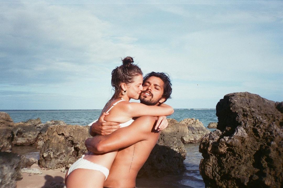Agatha Moreira celebra o amor com Rodrigo Simas (Foto: Reprodução/Instagram)