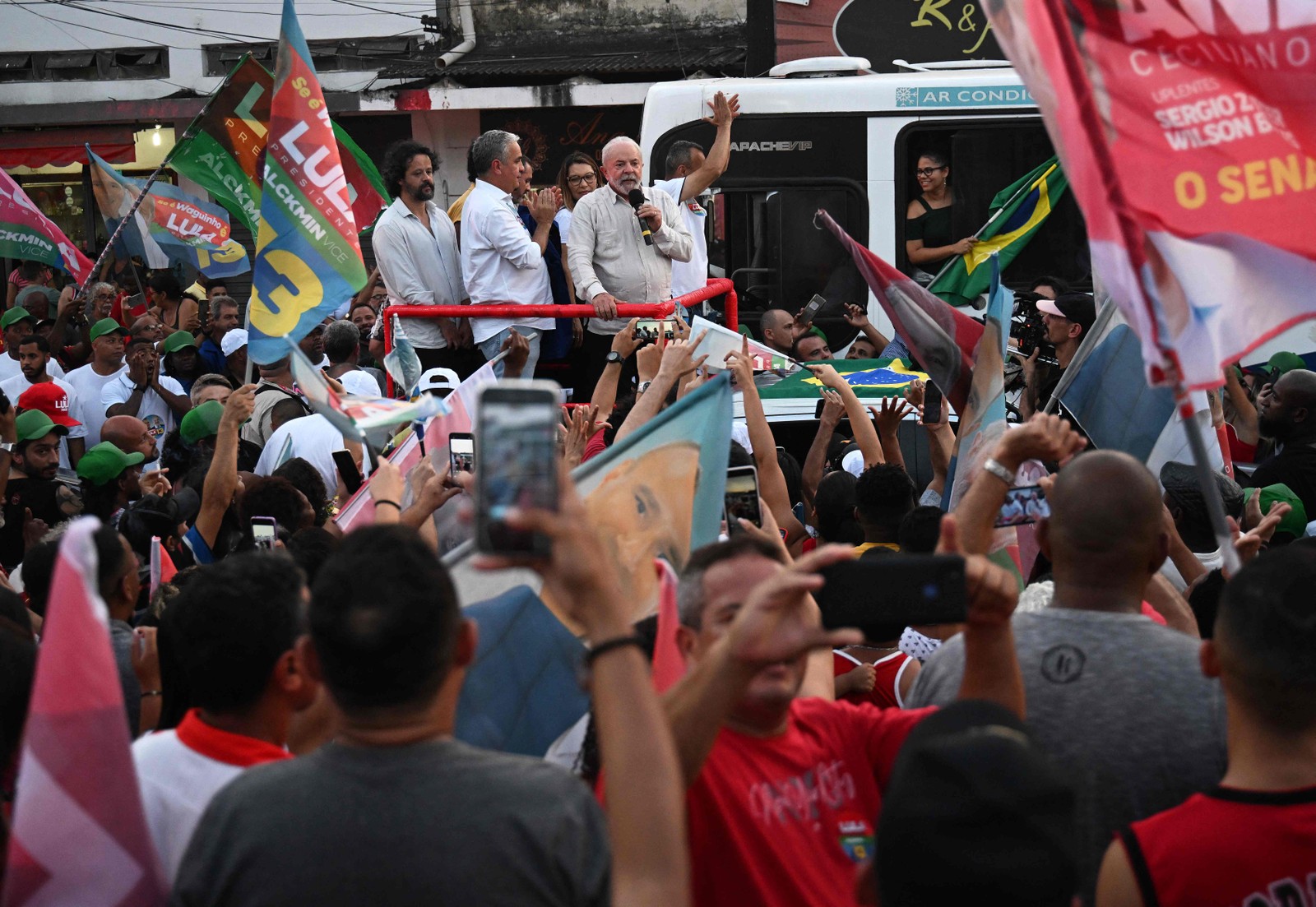 Nas ruas, o ato seguiu esvaziado, mas o petista lotou o ginásio onde discursou Foto: Carl de Souza/APF