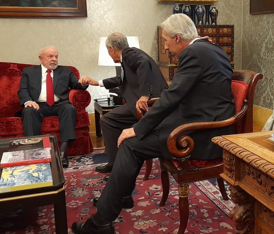 Em Lisboa: Lula, o presidente português, Marcelo Rebelo, e João Gomes Cravinho, ministro dos Negócios Estrangeiros