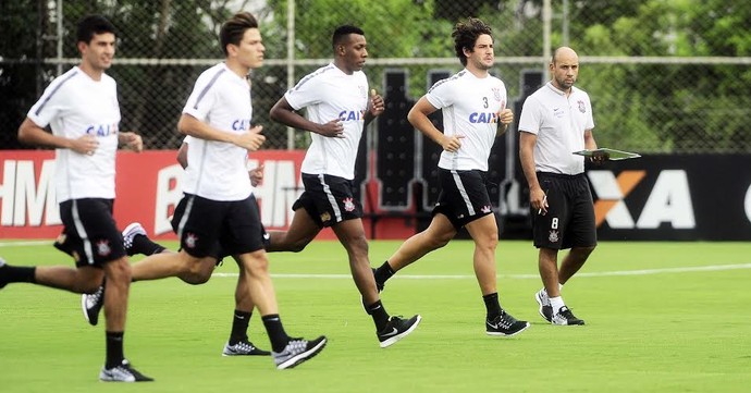 Pato reapresentação Corinthians (Foto: Marcos Ribolli)